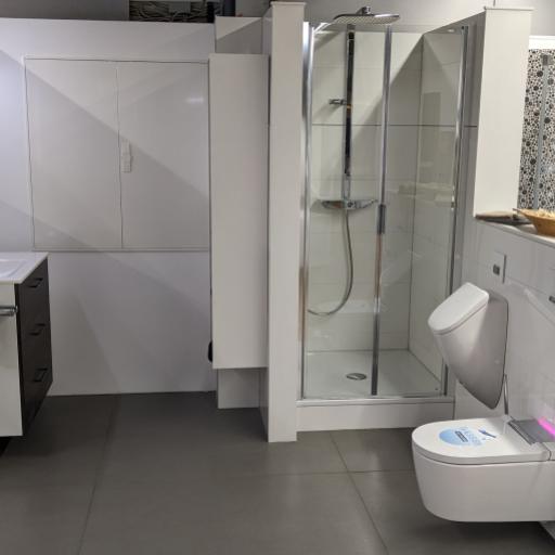 Weiß mit Akzenten in chrom.pexpo