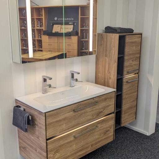 Klare Kanten in schönem Holz.pexpo