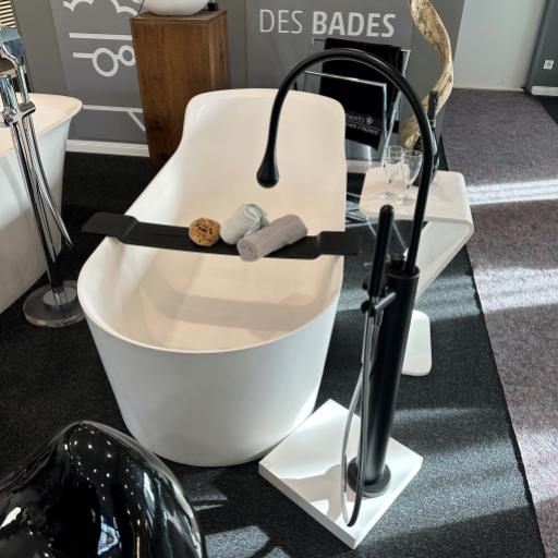 Mineralwerkstoff in Szene gesetzt.pexpo