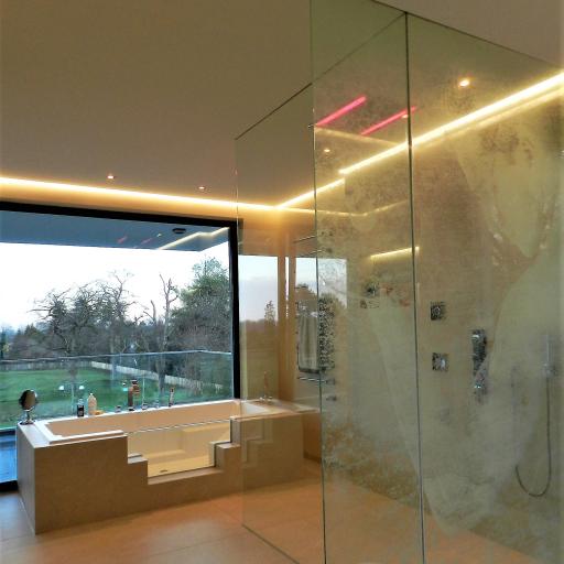 Exklusives Wellnessbad mit Ausblick.pexpo