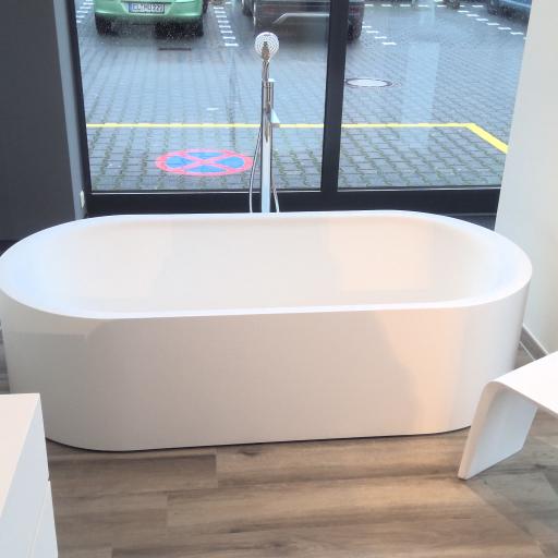 Mineralwerkstoff trifft pure Eleganz.pexpo