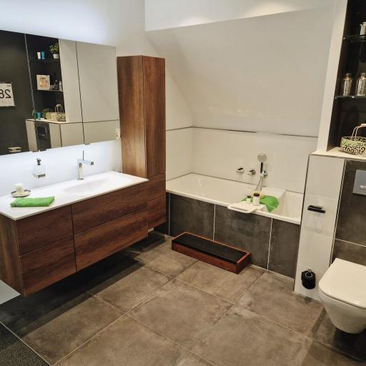 Bad mit Schräge.pexpo