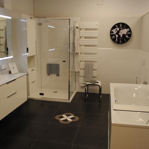 Weißes Familienbad.pexpo